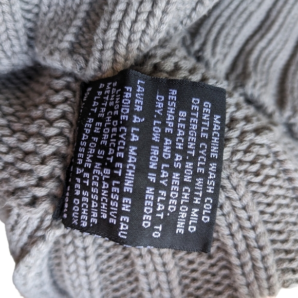 Volcom Brand Knit Sweater with Button Sleeves Super Soft Cotton Women's Size Med - Picture 14 of 15